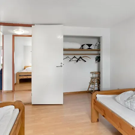 2 Bedroom Lovely In Apartment