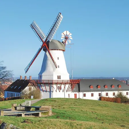 Two-bedroom In アパート *